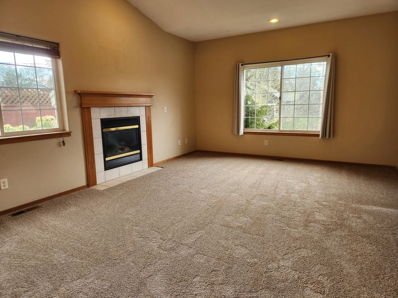 533 40th St - Photo 4 of 16