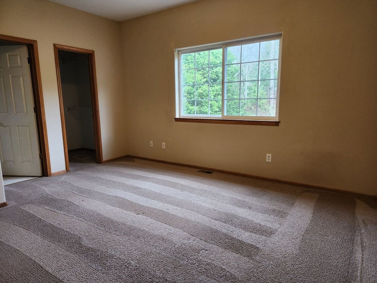 533 40th St - Photo 5 of 16