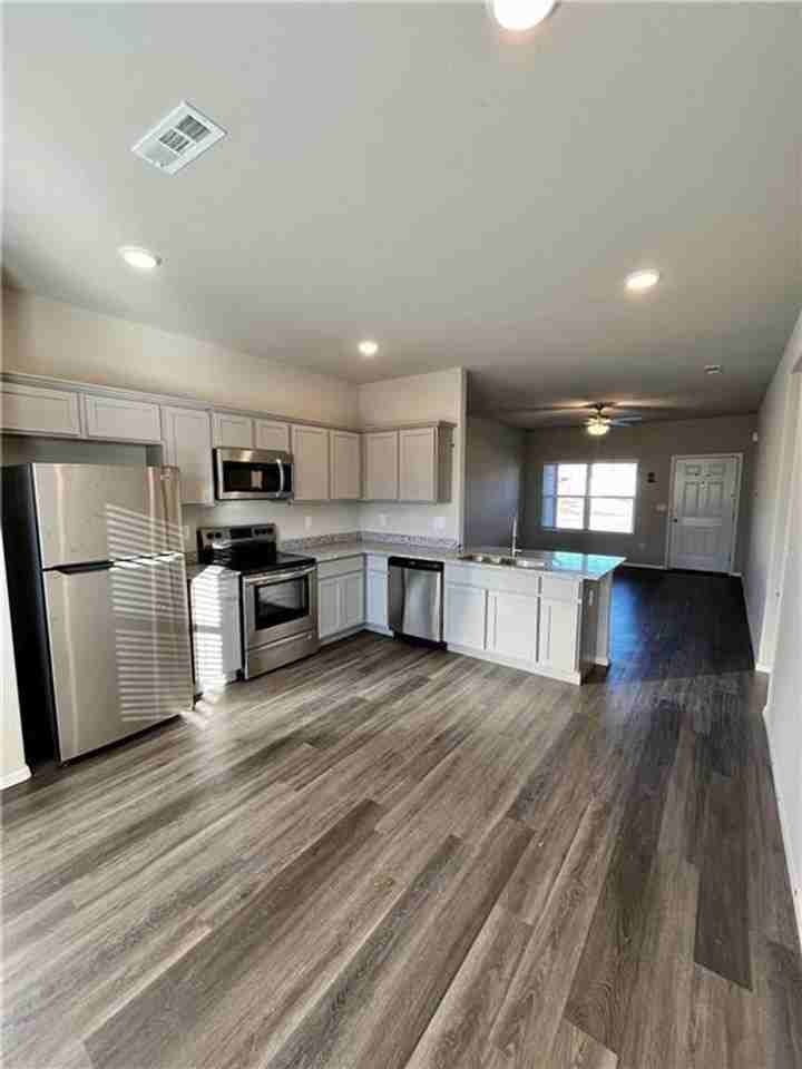 909 E Egret Rd - Photo 2 of 16