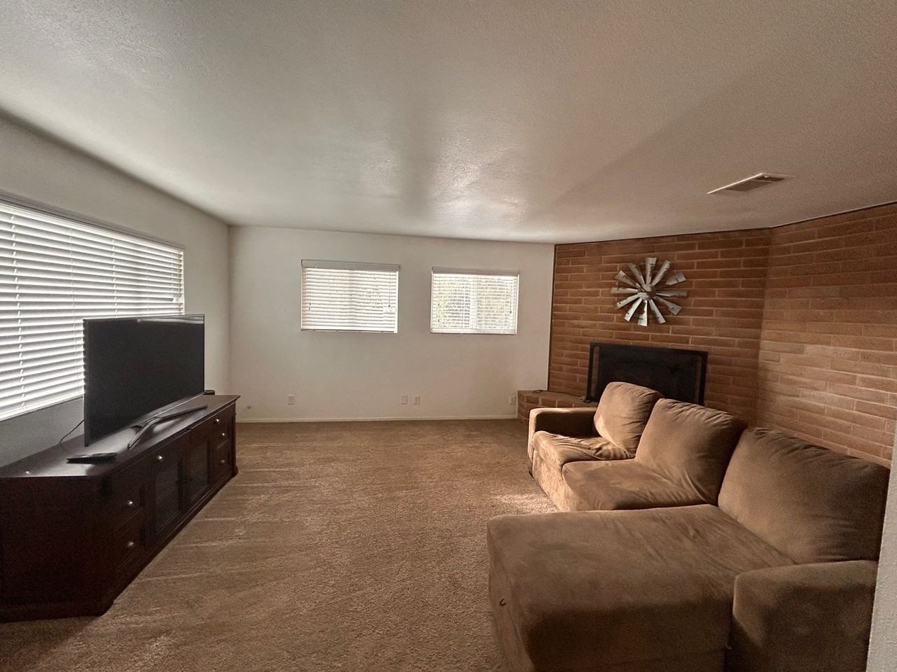 14196 Avenue 352 - Photo 2 of 19