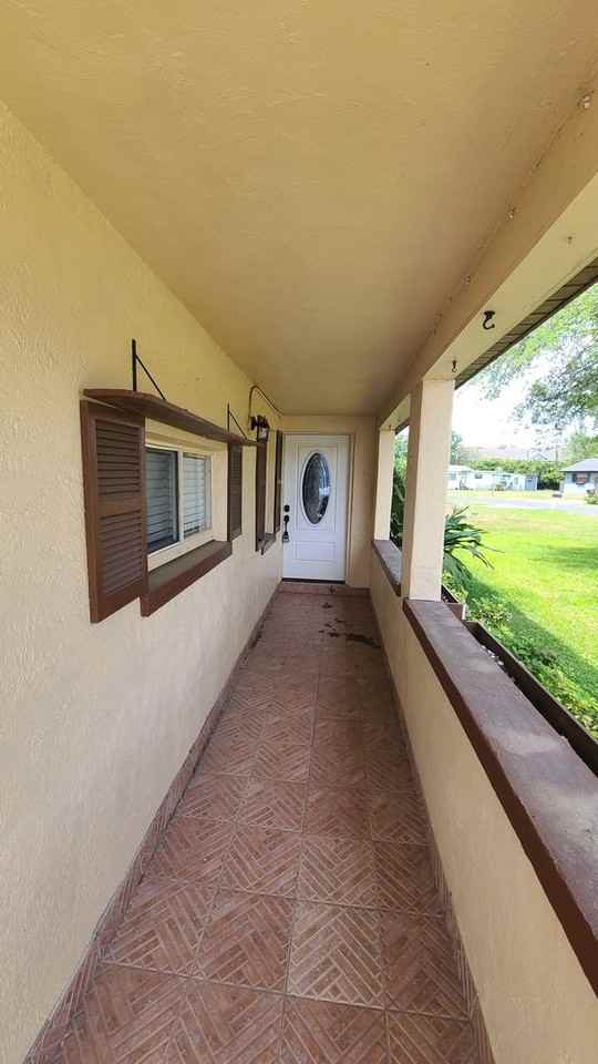 720 W Tropicana Ct - Photo 2 of 17