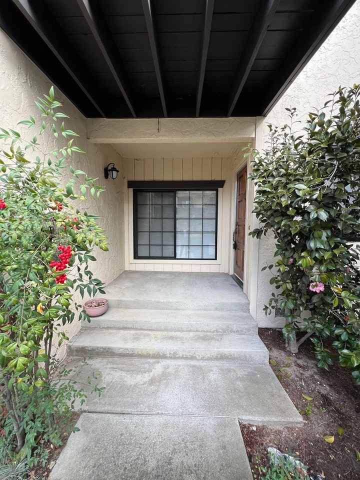211 Bean Creek Rd - Photo 2 of 23