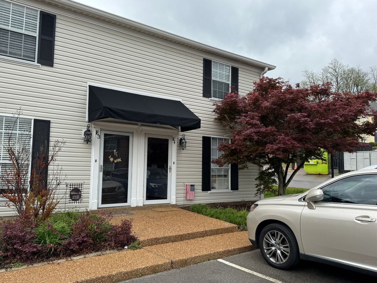 200 Royal Oaks Blvd #4