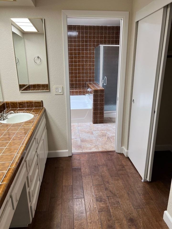 813 Lake Terrace Cir - Photo 7 of 15