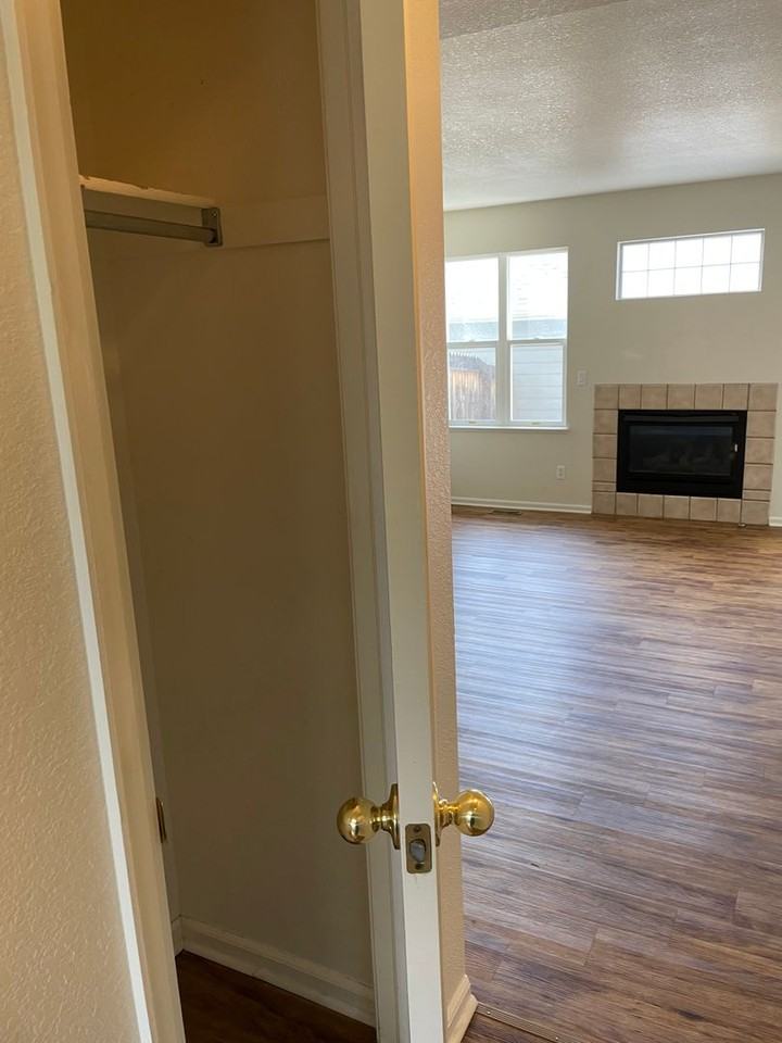2950 Neil Dr #8 - Photo 7 of 32