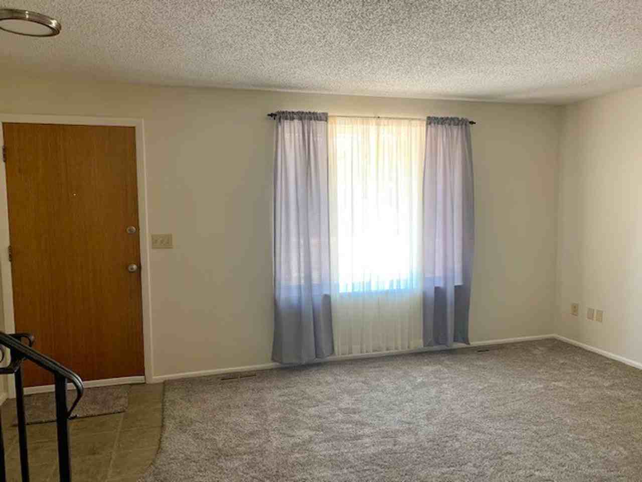 830 Powderhorn Dr - Photo 3 of 32