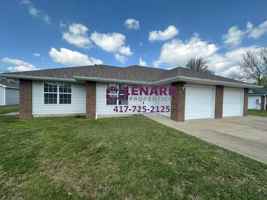 featured image of 415 W Bradford St