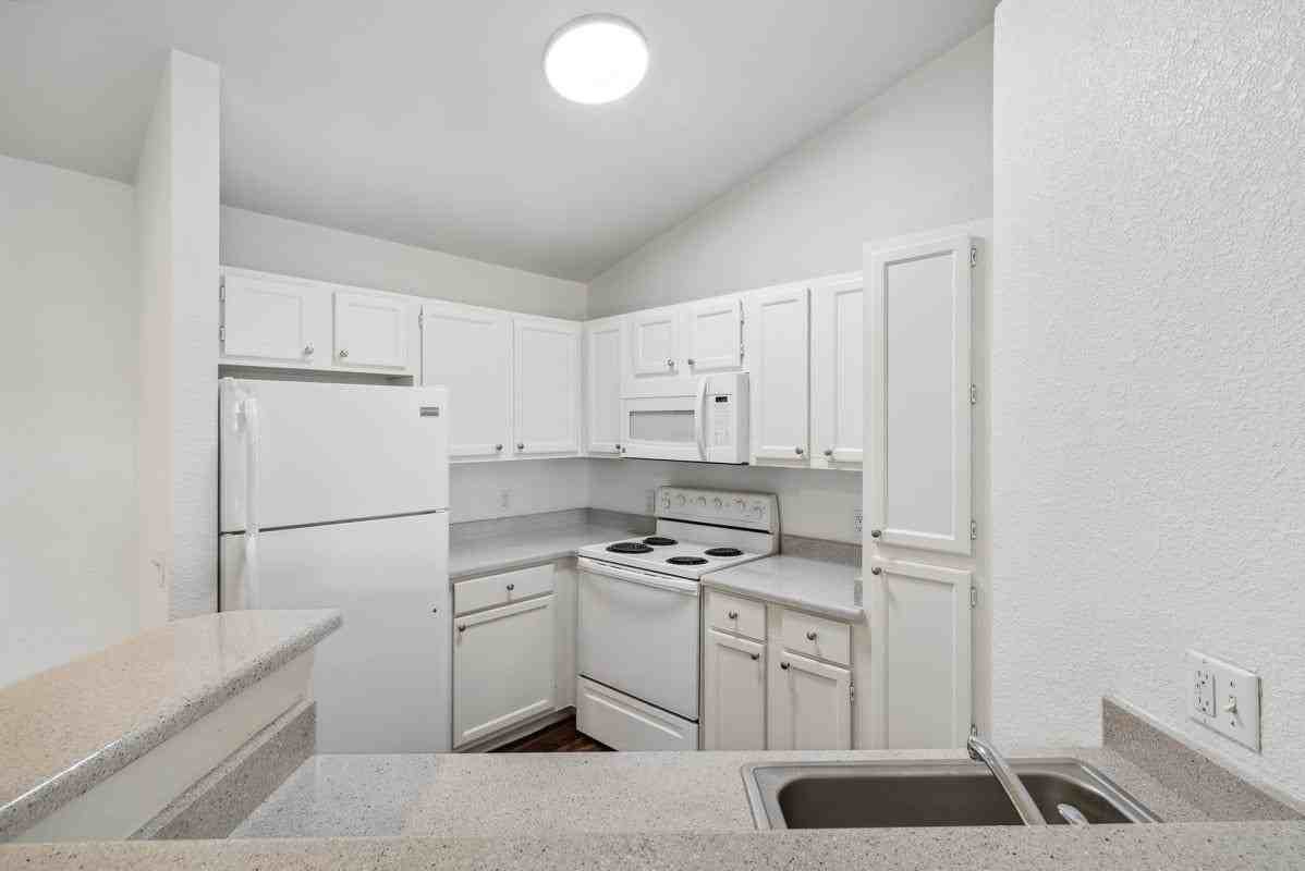 2030 Prospector Ct - Photo 7 of 27