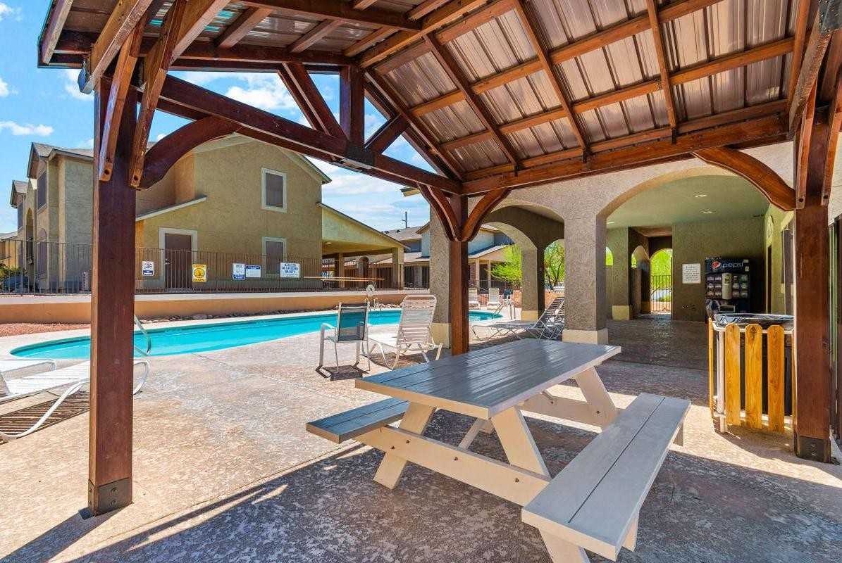 2030 Prospector Ct - Photo 4 of 27