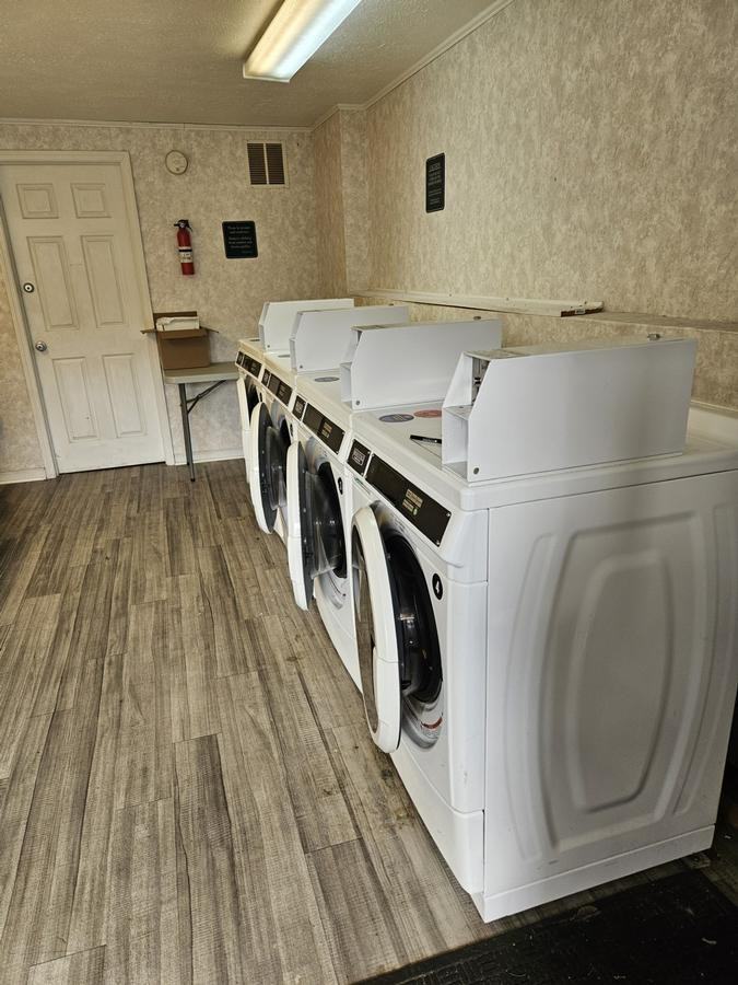 1637 Alameda Dr - Photo 7 of 8