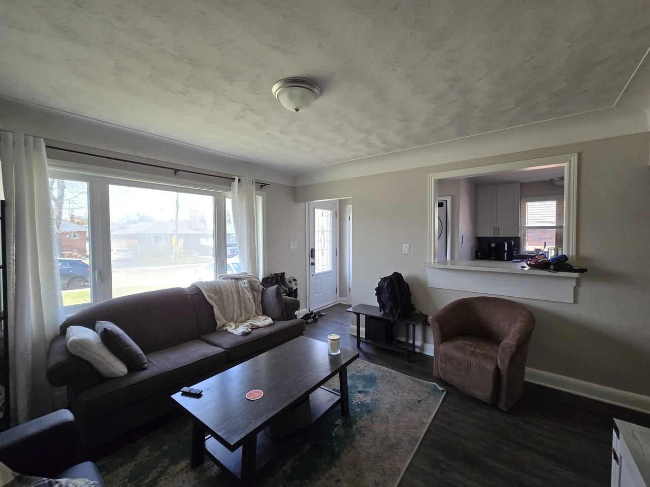 271 East 44th Street - Photo 3 of 14