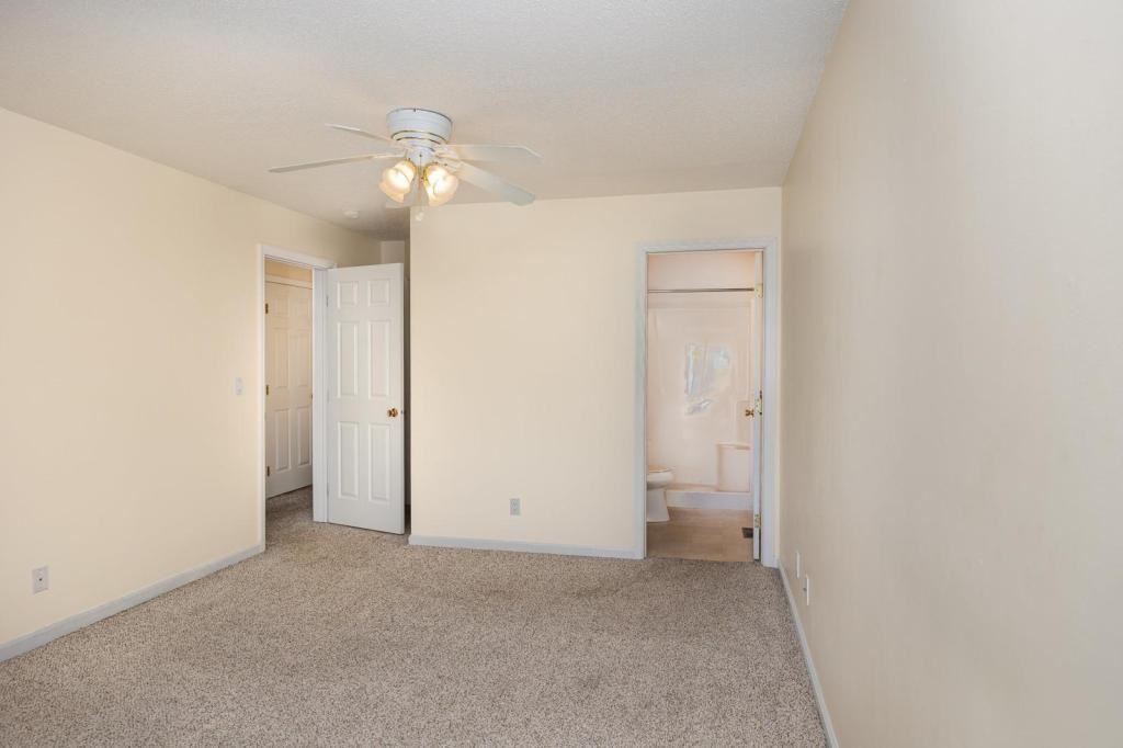 34 Johns Dr - Photo 7 of 15
