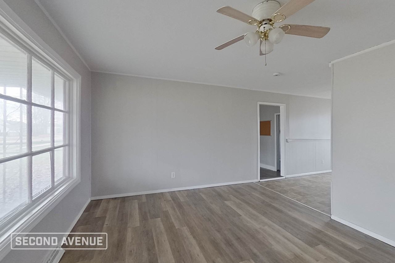 689 Lucille Dr - Photo 4 of 26