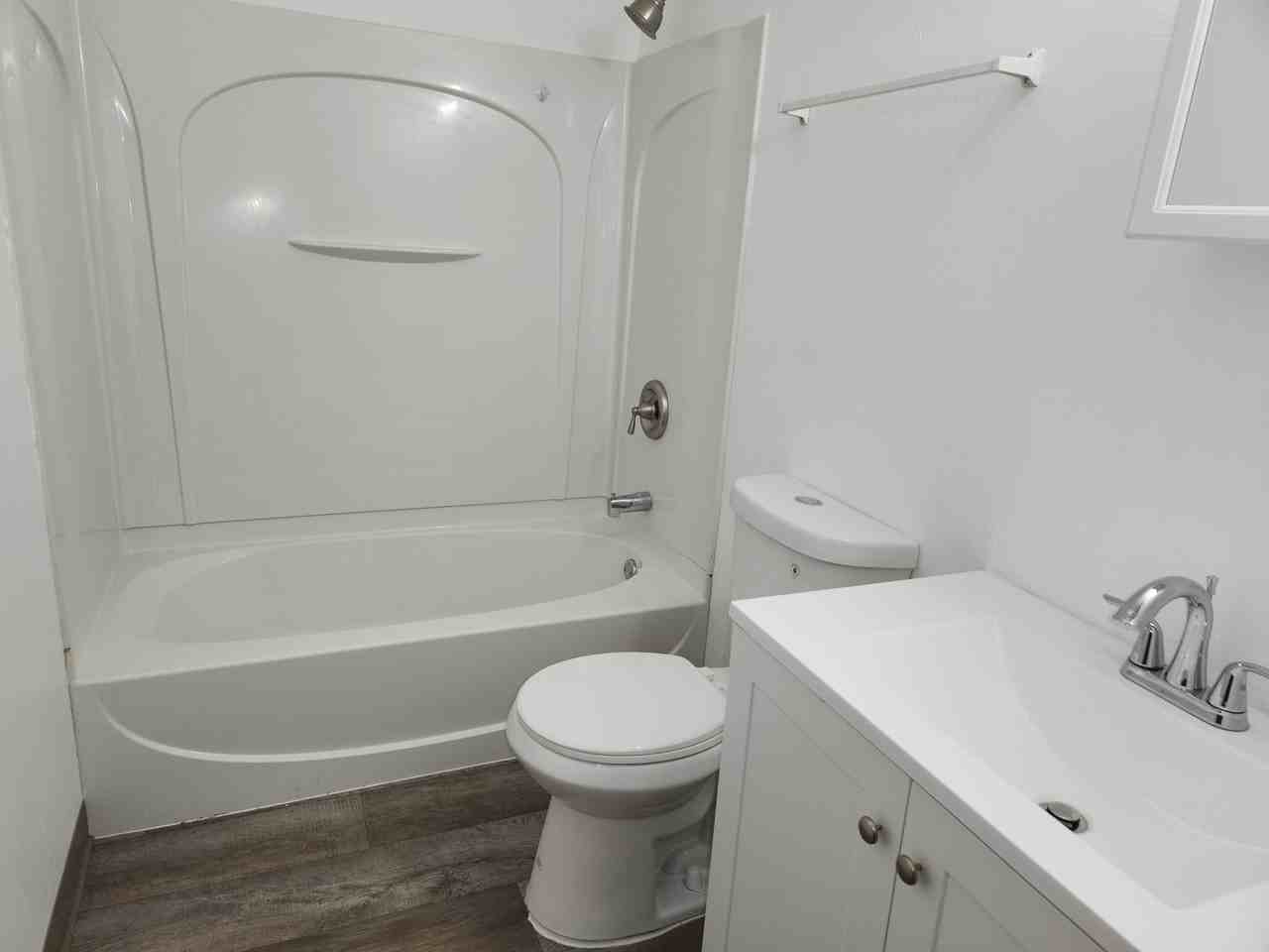 280 Hyatt Ave #B - Photo 2 of 9