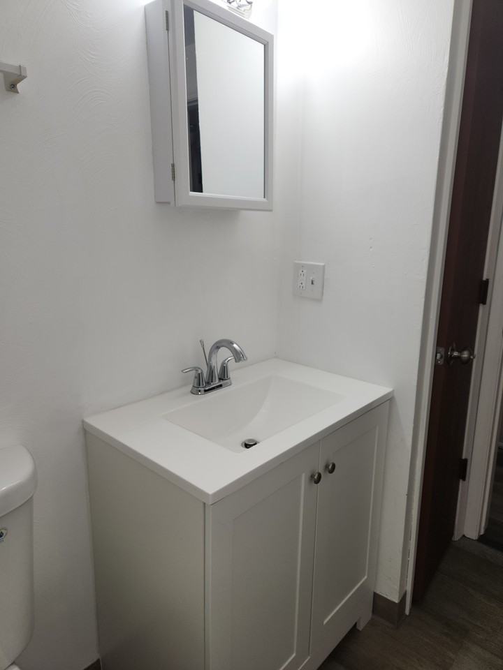 280 Hyatt Ave #B - Photo 3 of 9