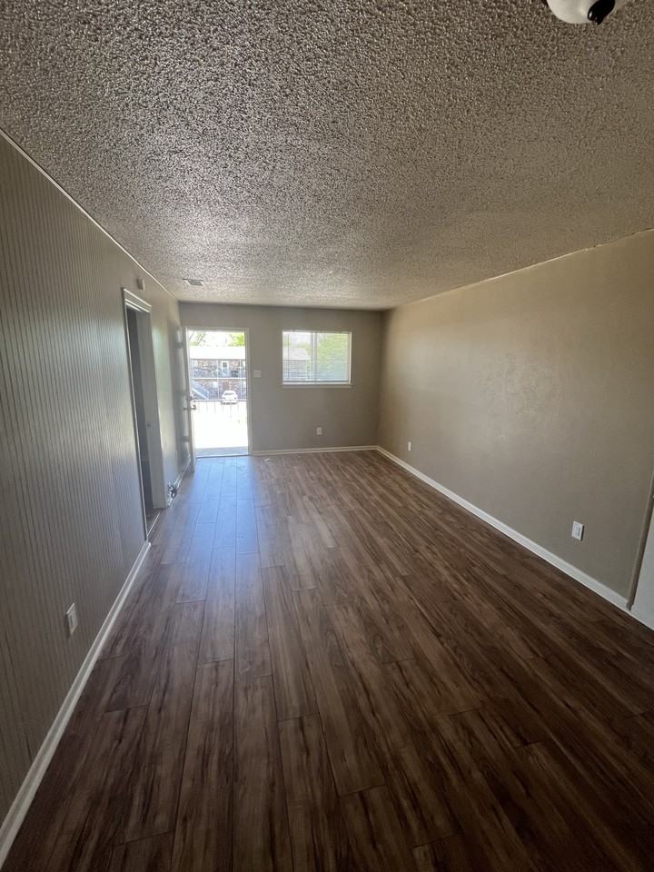 1015 Wells Cir #38 - Photo 7 of 11