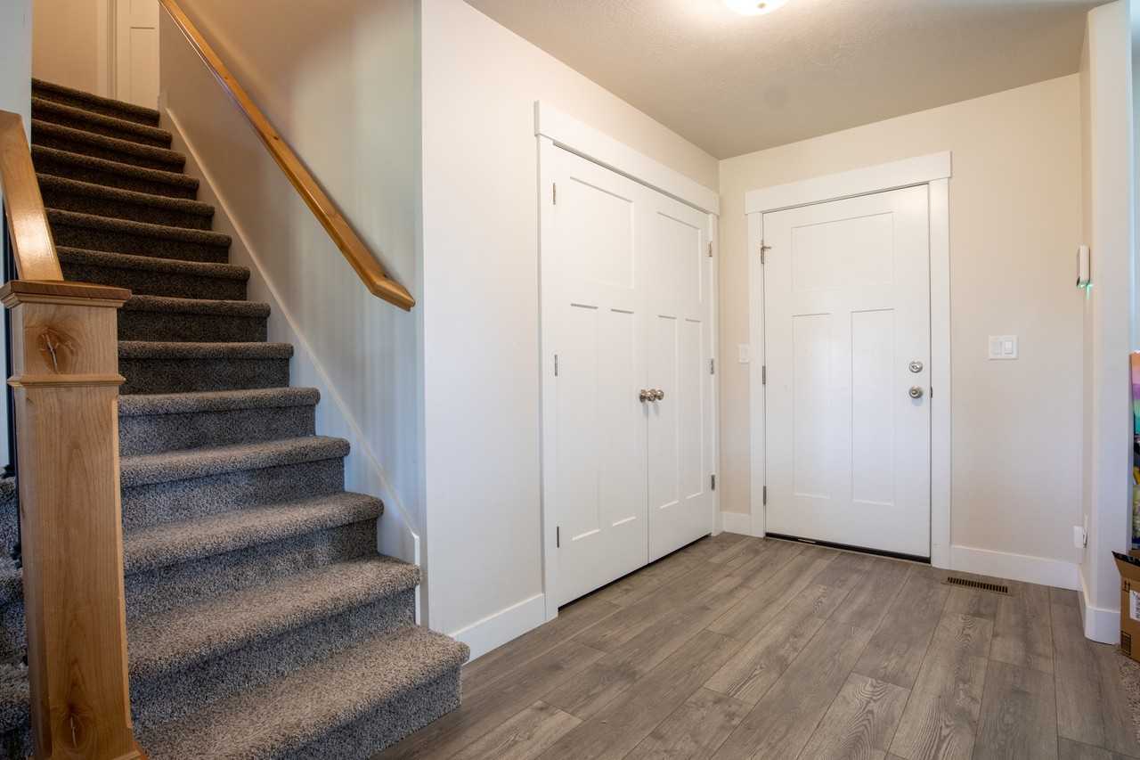 2479 W Glover Ln - Photo 2 of 31