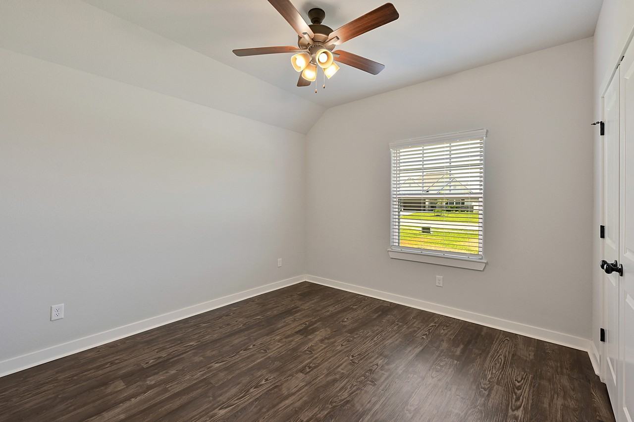 3409 Alsace Ct - Photo 4 of 21