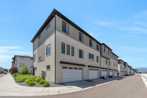 featured image of 708 W Bronze Leaf Rd #1