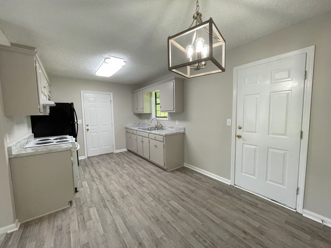 160 Guy Wilson Rd - Photo 2 of 24