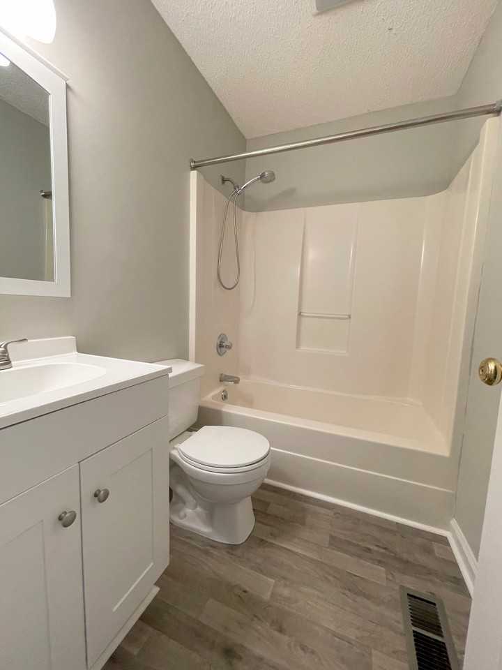 160 Guy Wilson Rd - Photo 6 of 24