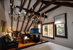 featured image of 445 Hope St #1