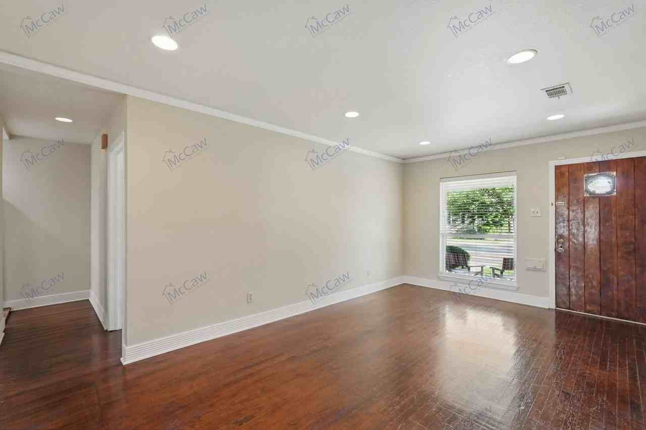 4710 Wateka Dr - Photo 3 of 21
