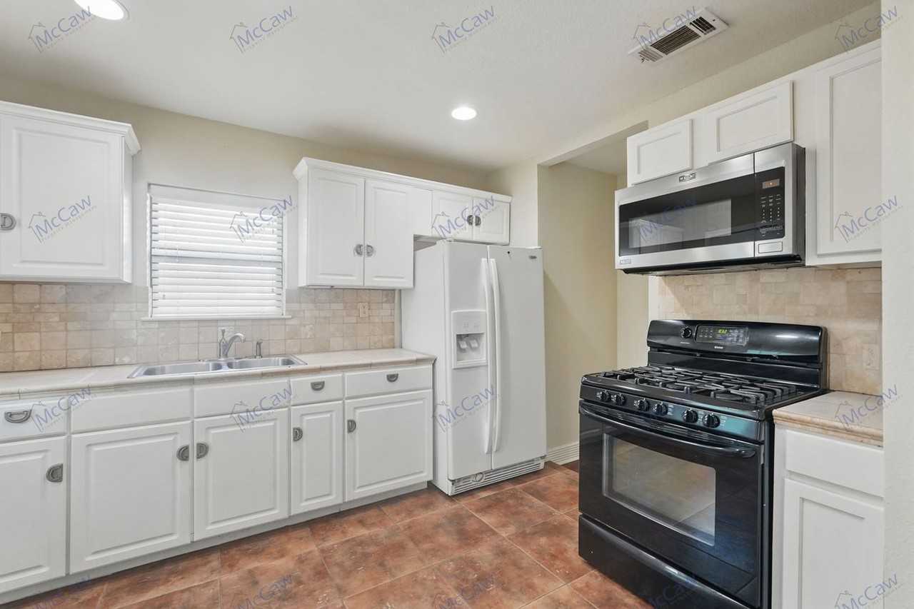 4710 Wateka Dr - Photo 7 of 21