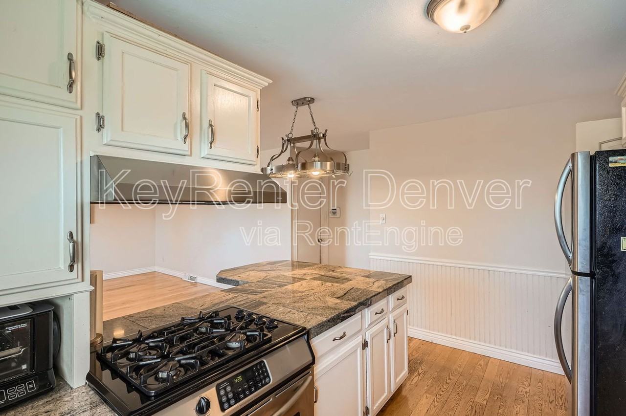7603 E Bates Dr - Photo 5 of 12