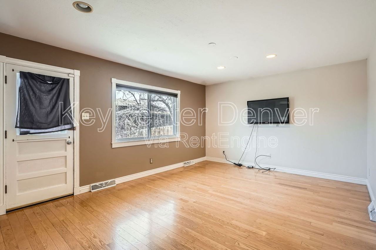 7603 E Bates Dr - Photo 6 of 12