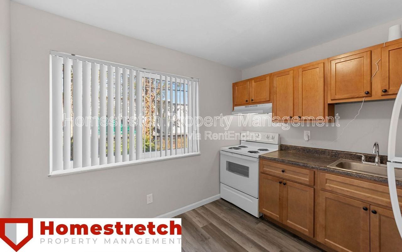 1 Bruce Dr #2 - Photo 7 of 16