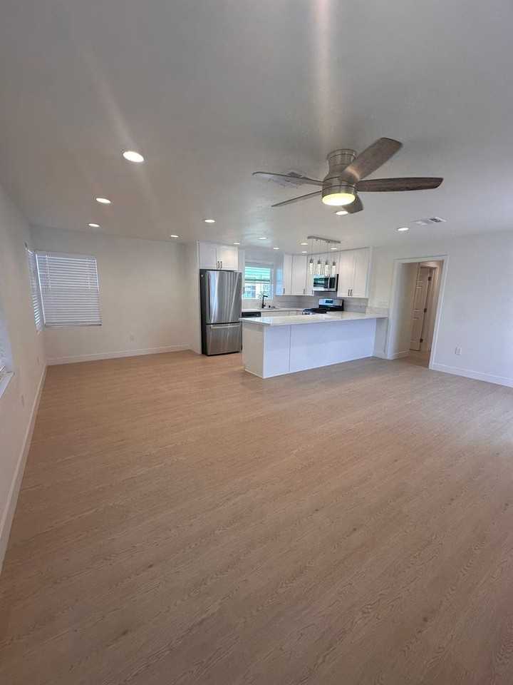 4920 63rd St. - Photo 4 of 29