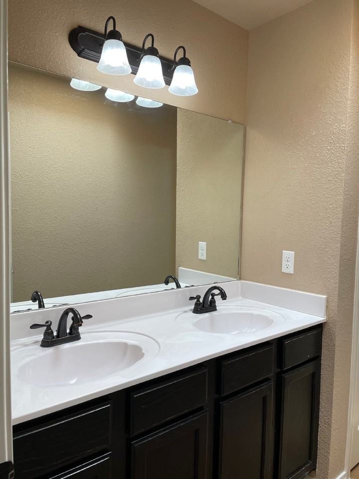 12960 Cozy Cove Ave - Photo 5 of 50