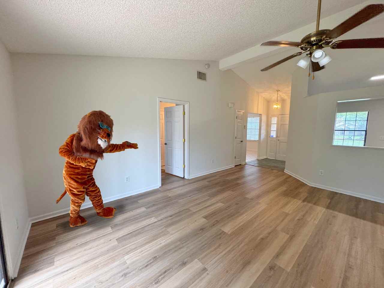 2086 Magnus Ln - Photo 4 of 30