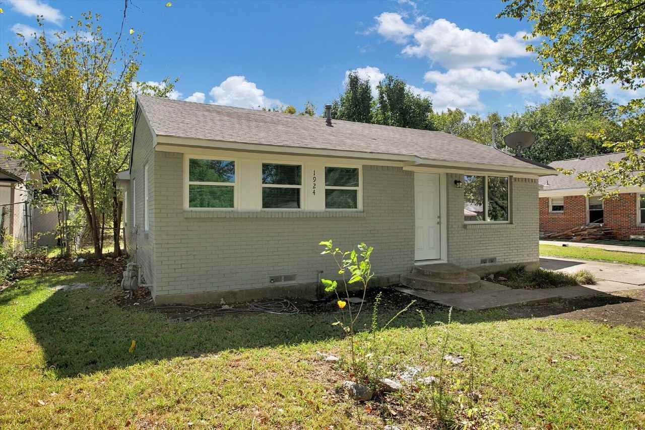 1924 Rayburn Ave - Photo 2 of 16