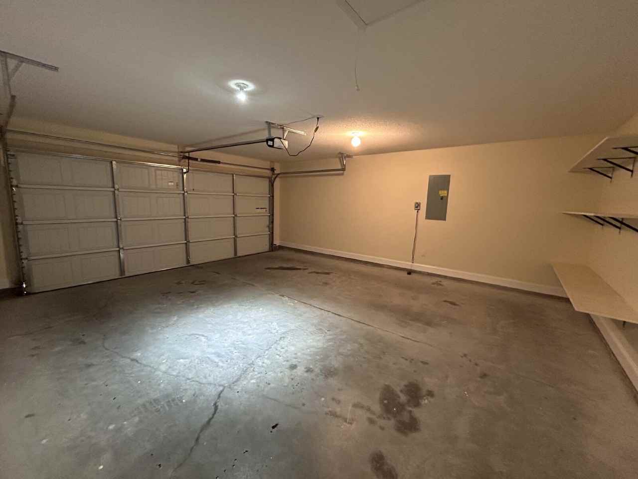 1115 Creekside Cir - Photo 5 of 15