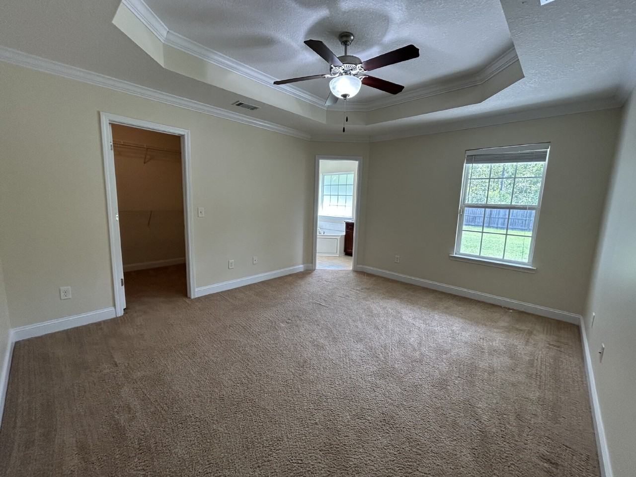 1115 Creekside Cir - Photo 6 of 15