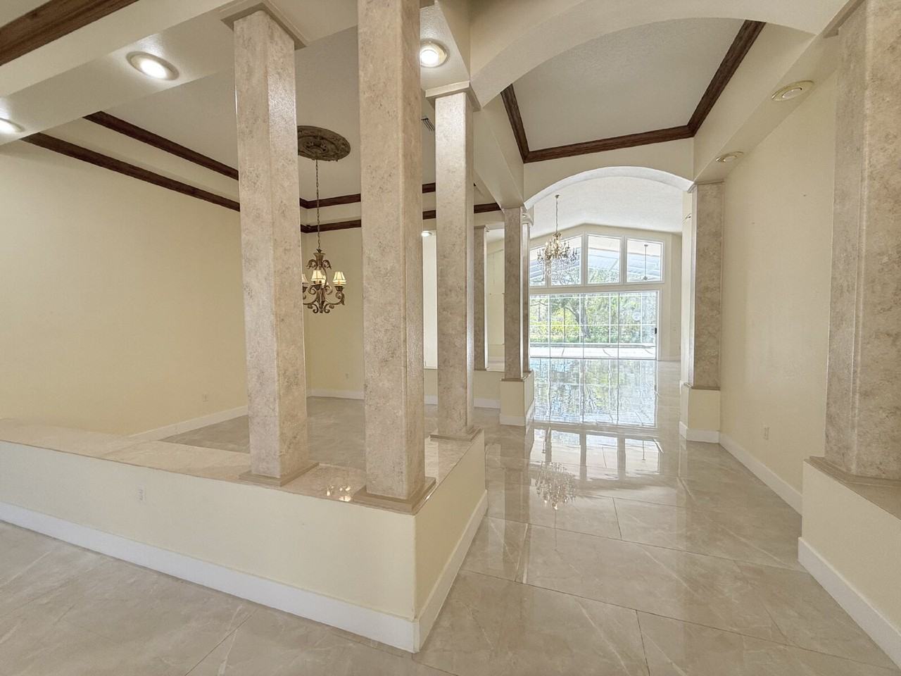 1024 Hagen Dr - Photo 4 of 45