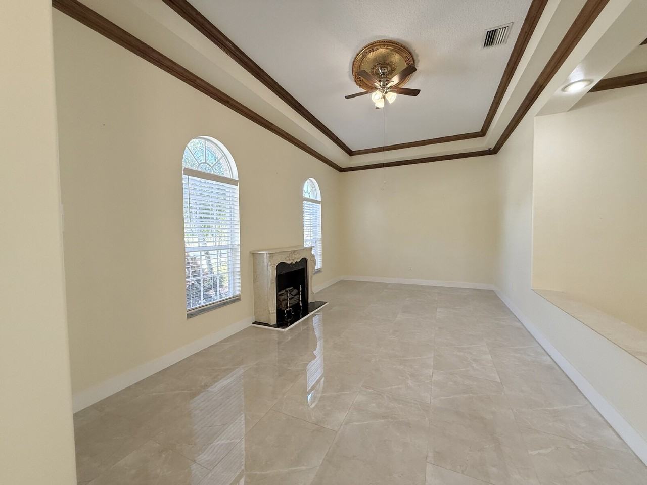 1024 Hagen Dr - Photo 5 of 45