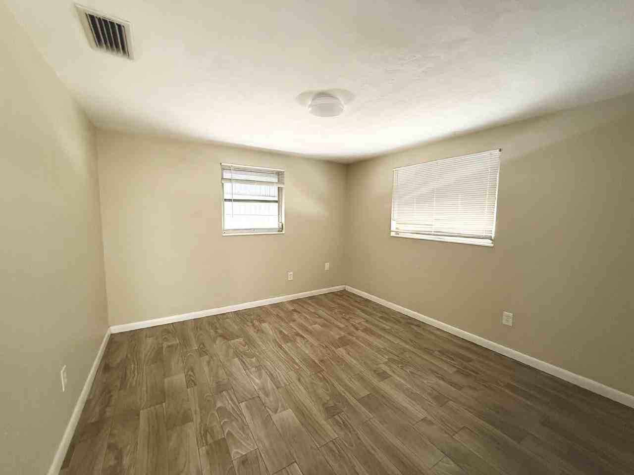 4837 Vision Ave - Photo 7 of 10