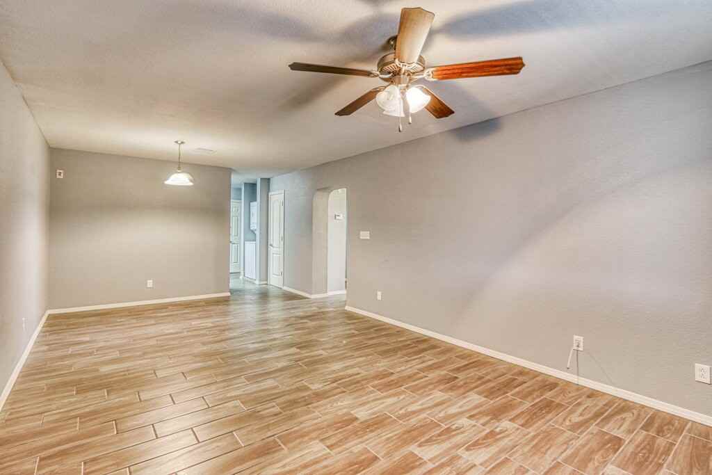 14313 Gil Reyes Dr - Photo 5 of 21