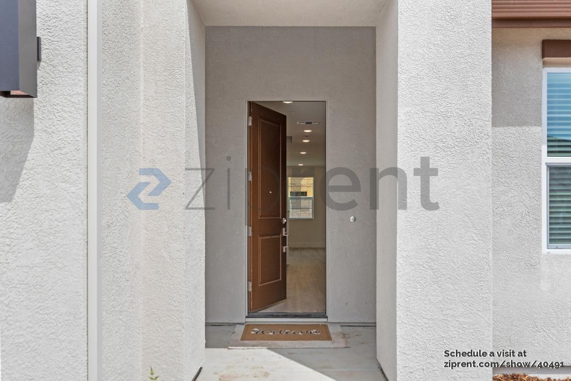 355 Monastery Dr - Photo 4 of 41