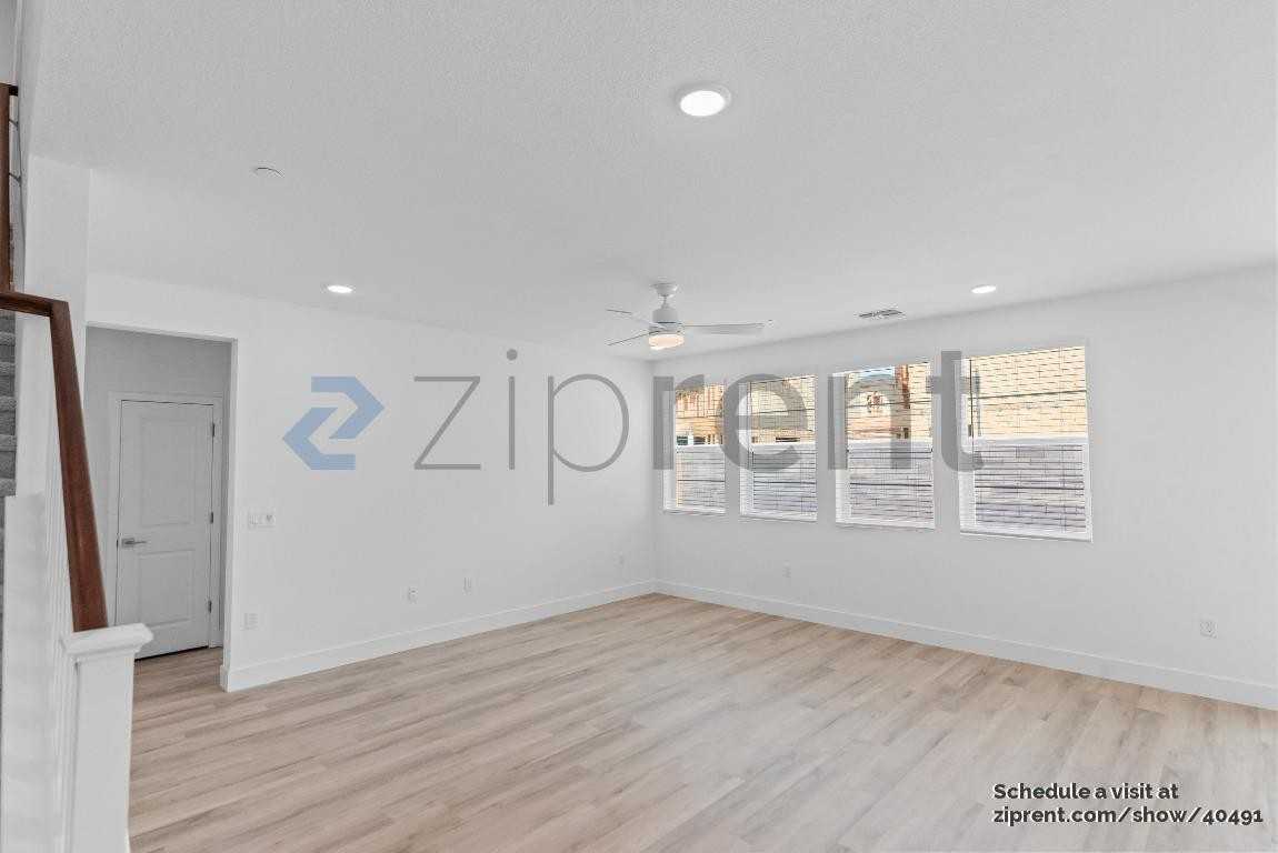 355 Monastery Dr - Photo 7 of 41