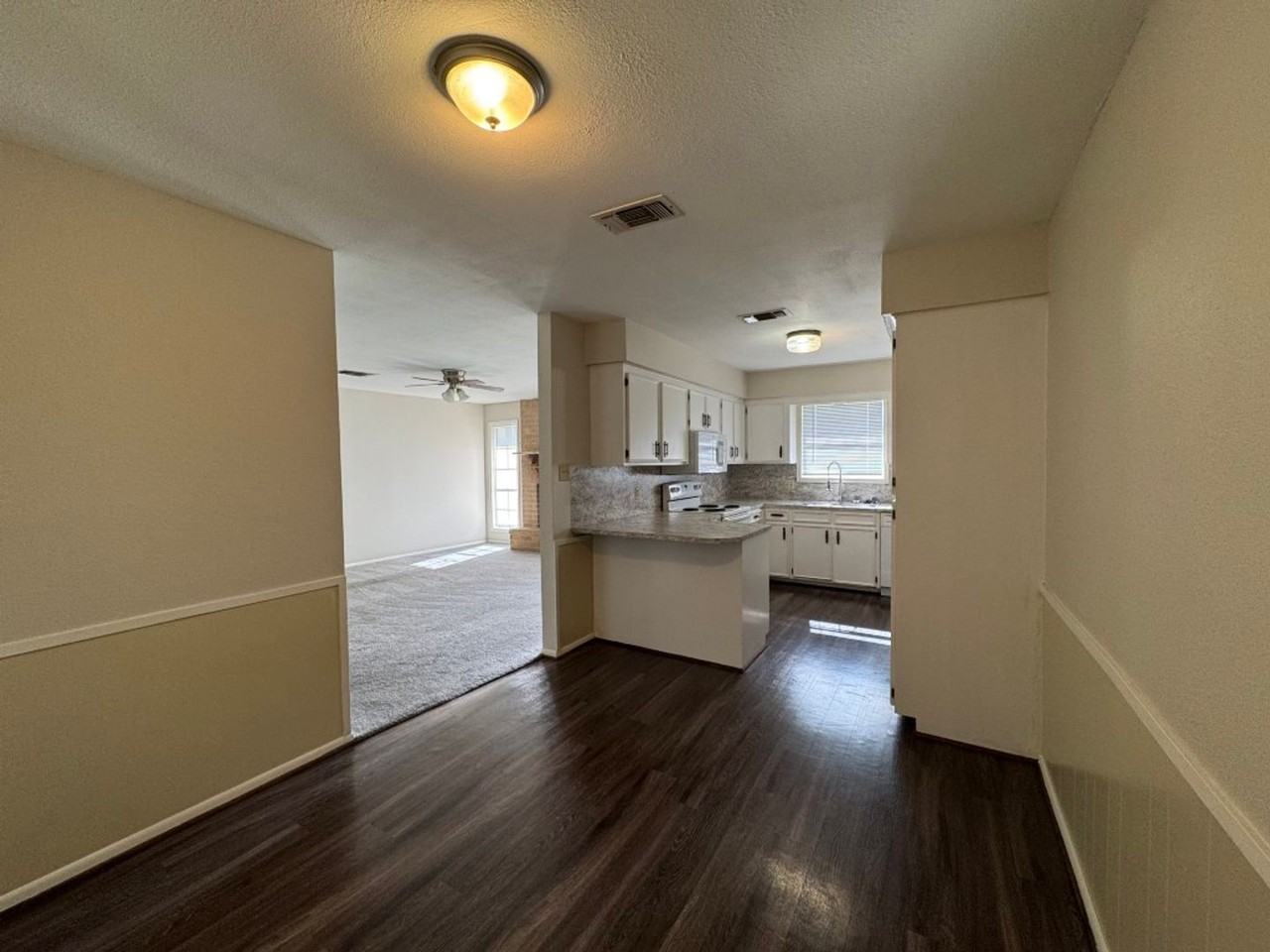 703 Duck Dr - Photo 3 of 9