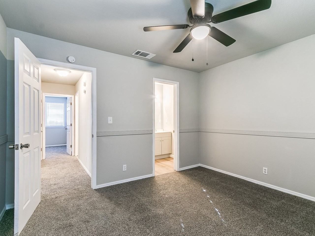 1113 W Fulton St - Photo 4 of 32