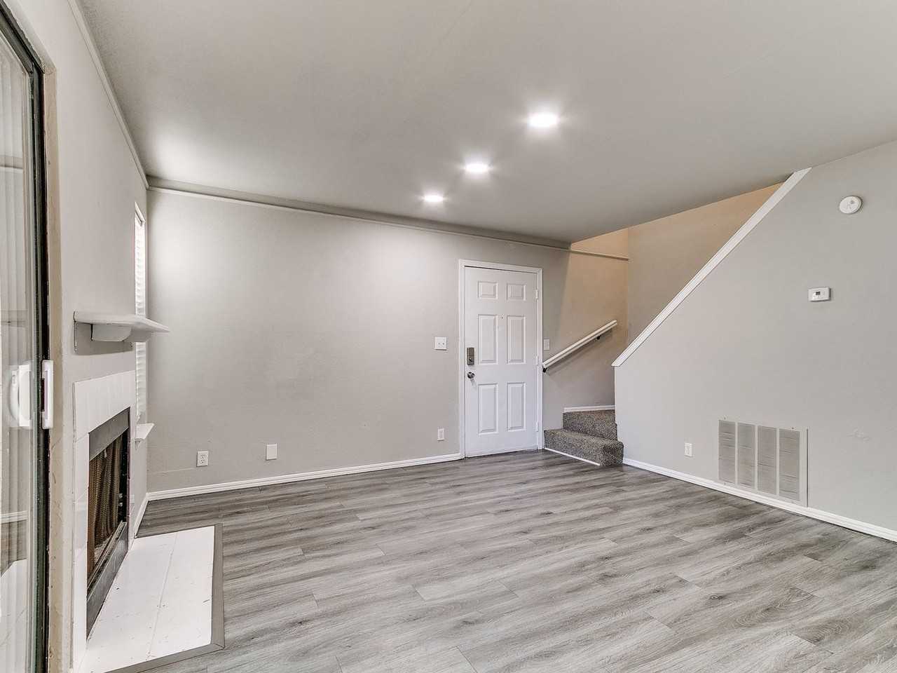 1113 W Fulton St - Photo 6 of 32