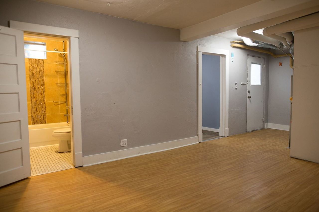 1328 Mariposa St - Photo 3 of 12