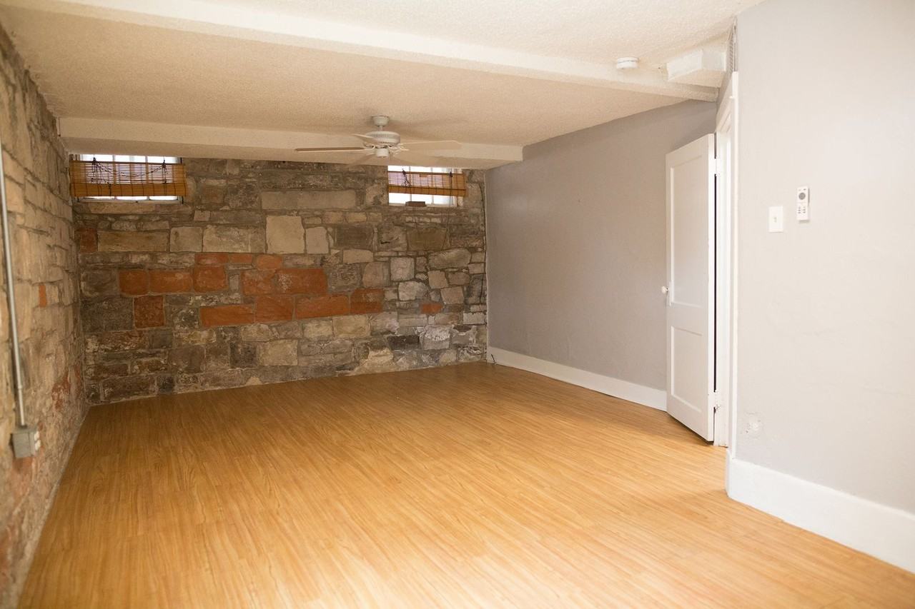 1328 Mariposa St - Photo 7 of 12