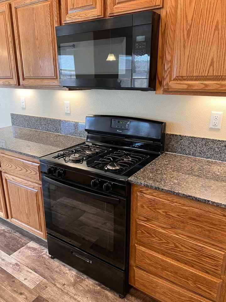 4571 Rutledge St - Photo 6 of 37