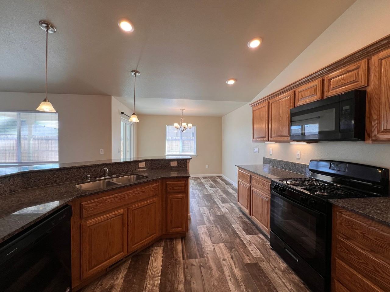 4571 Rutledge St - Photo 2 of 37